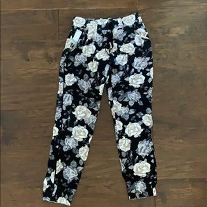 BRAND NEW aritzia los feliz pant rose pattern